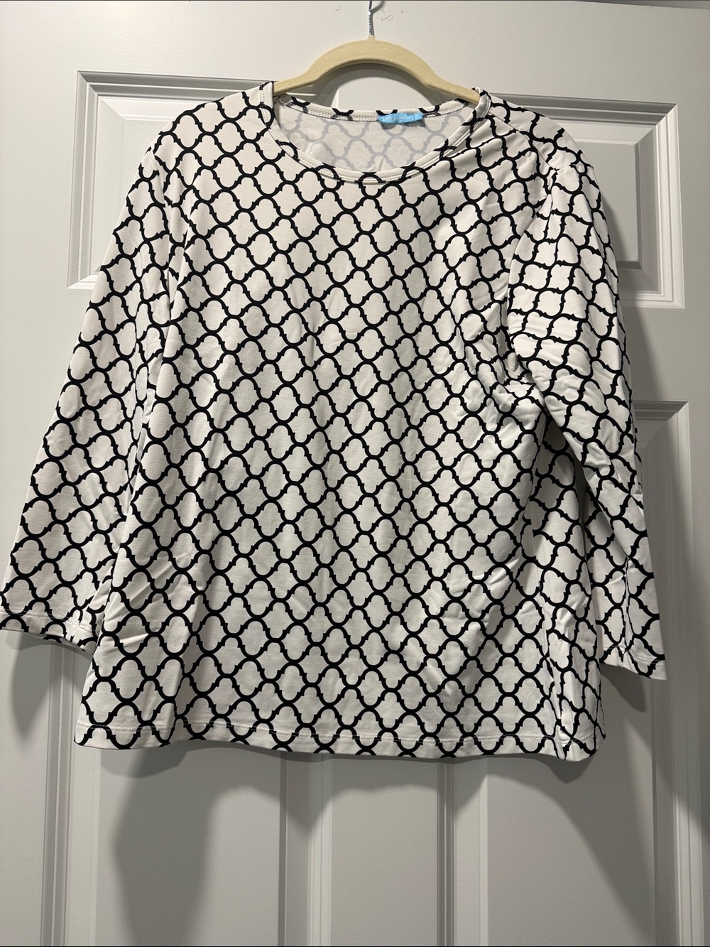 Women’s Black & White Geometric Long Sleeve Tee Catalina J Mc Laughlin large